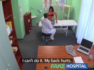 FakeHospital Busty MILF Sexy é Fodida Na Mesa De Exames Após Strik