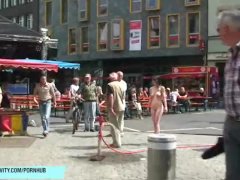 Sweet amateur babe jeamie shows her naked body on public streets