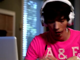 Next Door Twink - Max Payne 2