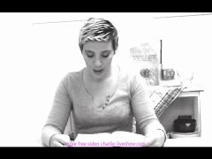 Tribute Hysterical Literature FR - Screenshot 4 of 16 - Etudiante Francaise