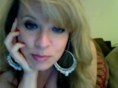webcam tease - Screenshot 5 of 16 - Mom