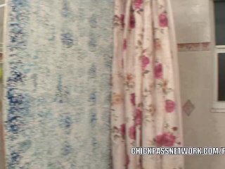 Redhead MILF Penelope Sky masturbates_in the shower