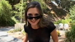 肛门三人行与 2 个女孩拜访朋友