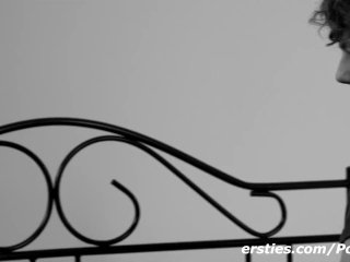 2 Strangers meet for the first time !