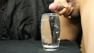 在一杯水中射精