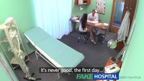 FakeHospital Joven doctor se folla a su nueva enfermera sexy