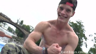Exclusive - Handjob in Prague