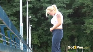 Got2Pee - Peeing Women Compilation 005