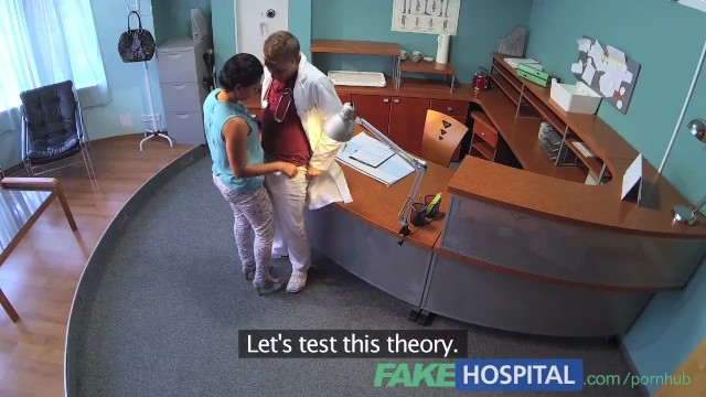 Пациент FakeHospital подслушивает, как доктор трахает медсестру, а затем трахает его тоже