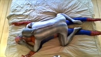 crocodilo versos homem-aranha