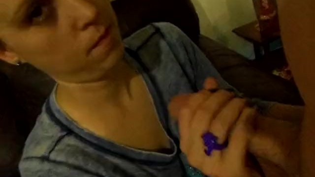 Она не девственница, это чертовски точно