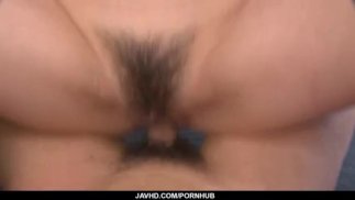 最受好评的 Mei Naomi 在她的奶油洞中忍受鸡巴