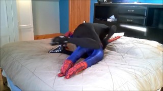Czarne Spandex Wersy Spiderman
