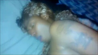 Сексуальную негритянскую студентку колледжа жестко трахают