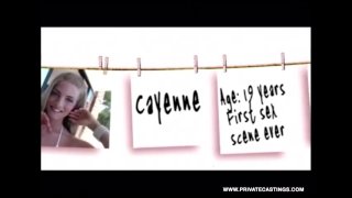 Private Castings Cayenne Klein 그녀의 첫 비디오 캐스팅을 구걸하고있다