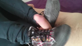 Shoejob with tartan Converse