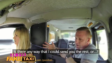 FemaleFakeTaxi Водитель принимает на лицо за деньги