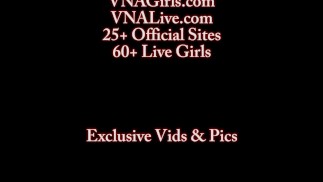 Кармен Валентина трахает свою киску на камеру!