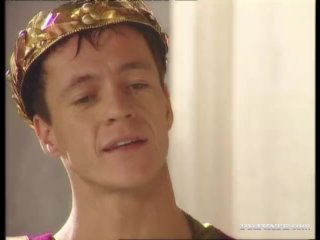 Black Widow Katalin and Rita Faltoyano Bathe Together before a Facial