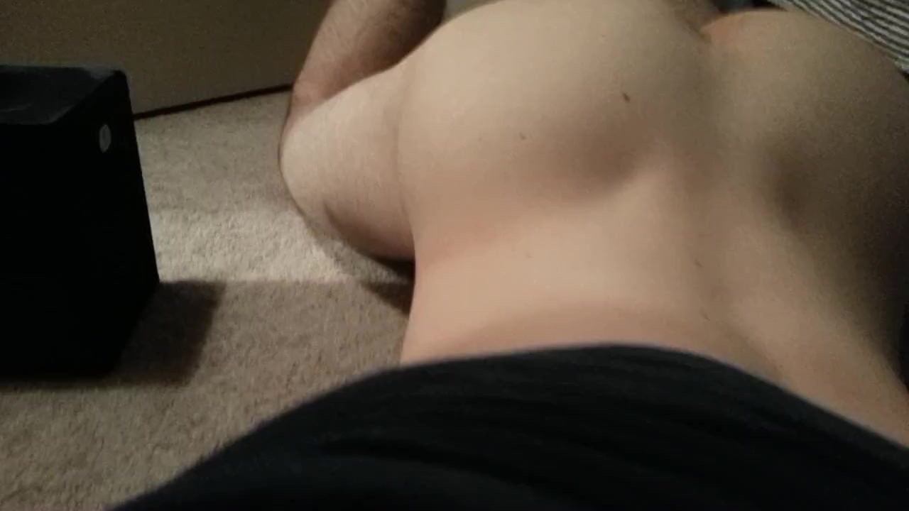 lying down --- butt fun --- omg --- VID_20151105_164210