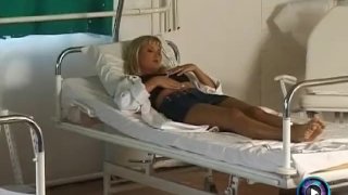 Sessione di masturbazione con Sylvie Taylor, Liz Honey, Viva e Nikki Mon