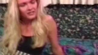 Винтажная любительская мастурбация с фаллоимитатором