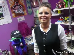 Behind the scenes with pornstar Christy Mack - Screenshot 1 of 16 - Christymack