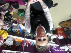 Behind the scenes with pornstar Christy Mack - Screenshot 5 of 16 - Bts