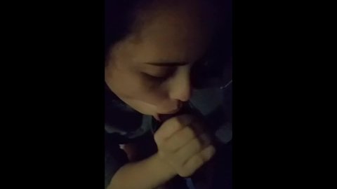 Jovencita española toma black Dick por primera vez, así que dice lol