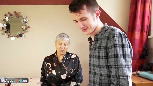 Rengeteg ingyen xxx video a neten ingyen szex film és magyar pornó videó itt a hunszex.hu oldalán.