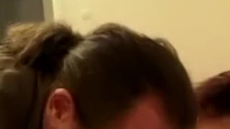 Retro amateur asseaten vor dem