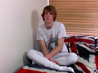 Pretty twink Kai rubs one off