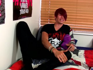 Sexy Twink jerks off on the bed