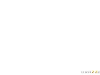 Harley in the Nuthouse (XXX Parody) - Brazzers screenshot number 1
