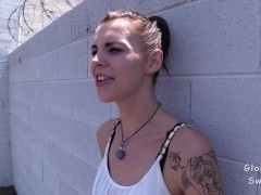 Zuri GloryholeSwallow