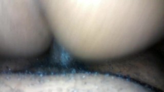Sexy Ebony jogando bunda para trás tomando anal