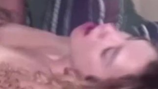 Дебютантку-любителя плюнули после раздевания