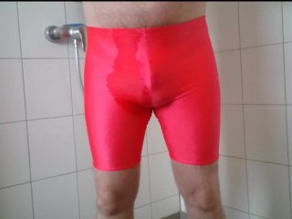 Pissen in Lycra Hose ** Sport FAN **