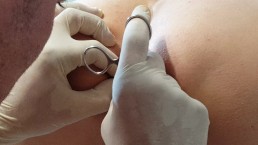ДЖИА РОУЗ ПРОКАЛЫВАЕТ СВОЮ ЖОПУ!!