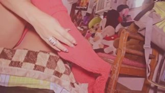 Красивая женщина показывает, как она тренирует свое идеальное тело #2