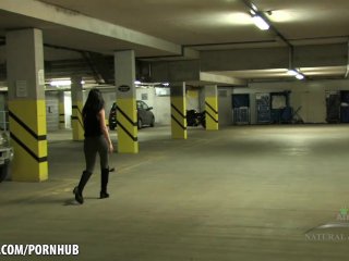 Lulu struts and spreads in this sexy interview