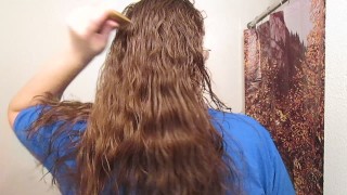 Diario dei capelli: pettinare i capelli lunghi ricci biondo fragola - Settimana 6 (ASMR)
