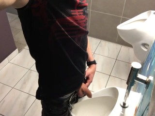 To Bad there was no other Hot Boy Pissing next to me