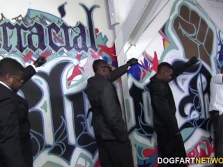Kagney Linn Karter Interracial Gangbang screenshot number 1