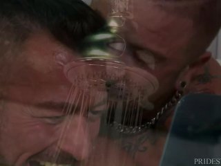 MenOver30 Derek Parker Bends Over for Bear Dick