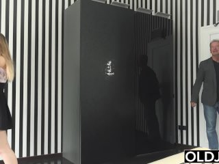 Real Estate Agent Fucks his client for less money pussy fuck blowjob xxx