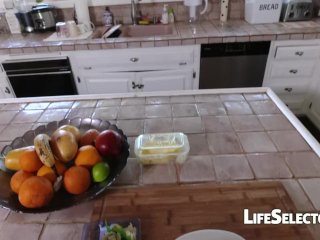 Cute Teen Gina Valentina fucks for a room for rent screenshot number 0