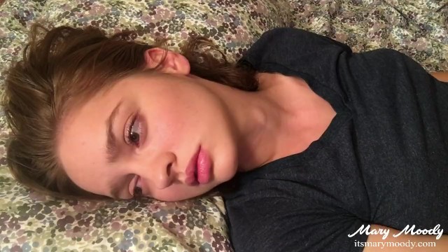 美人過ぎる小柄な海外金髪ロリ少女が密かに一人エッチで感じるメス顔を撮影