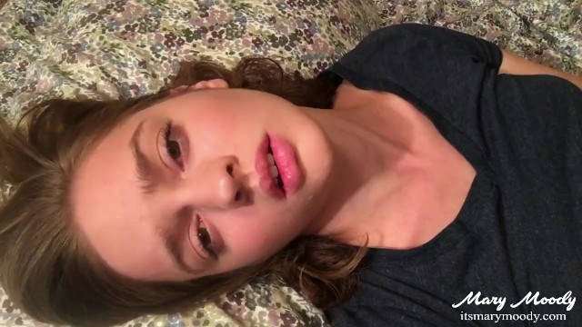 美人過ぎる小柄な海外金髪ロリ少女が密かに一人エッチで感じるメス顔を撮影