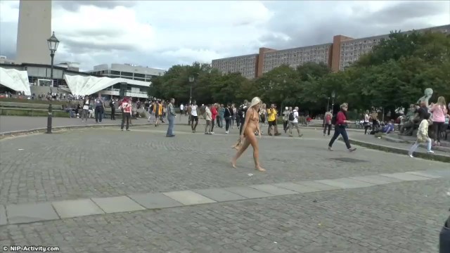 Blonde Teen Paris Naked on Public Streets
